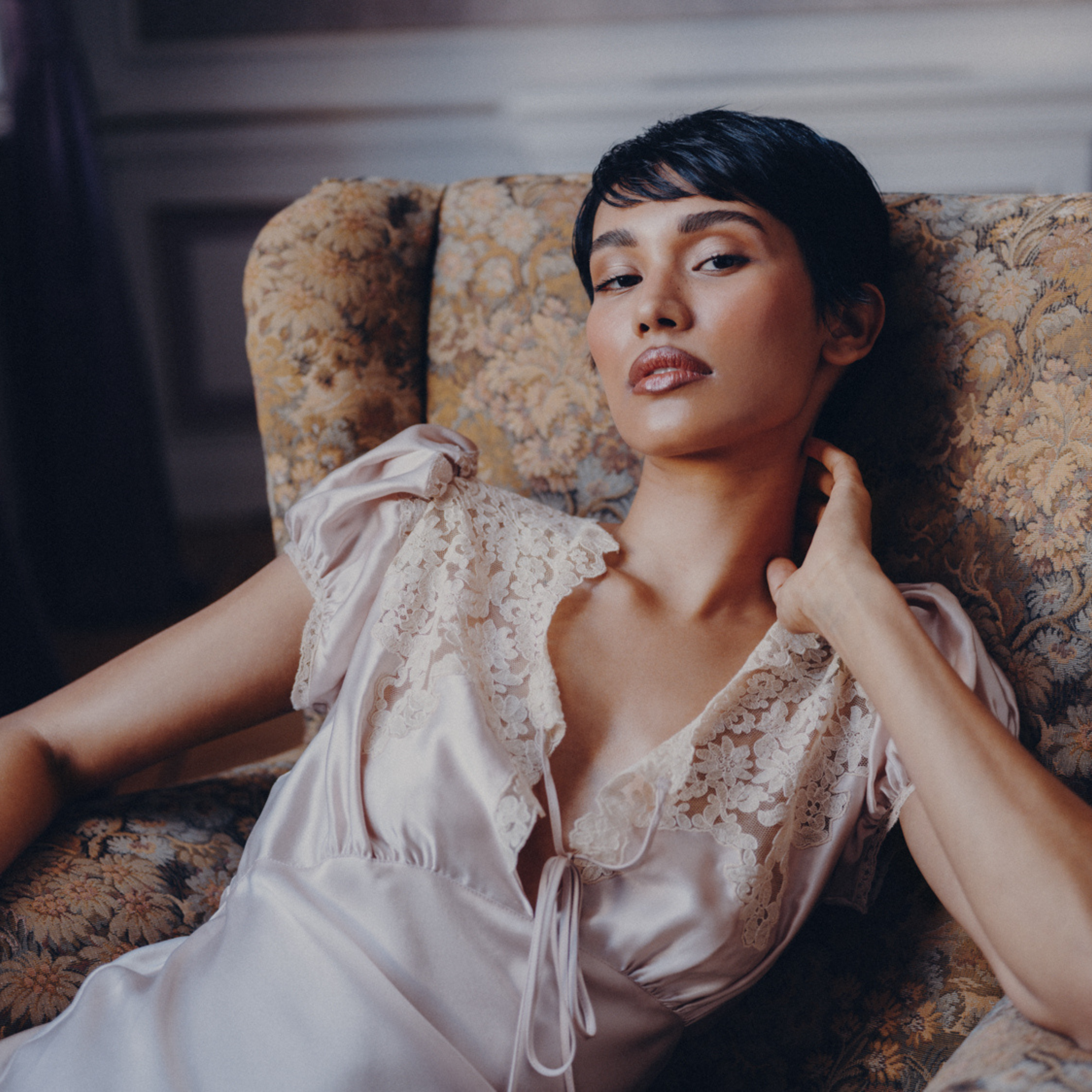 Eau de parfum sample Still in Bloom, campaign shoot SOPHIA MAE.