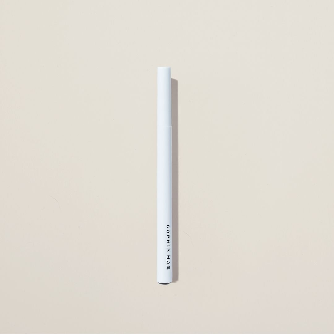 Brown liquid eyeliner SOPHIA MAE.