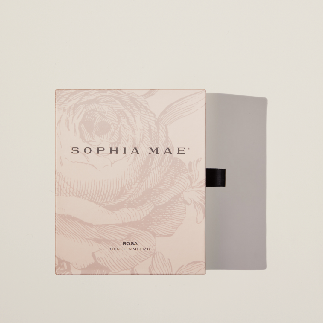 Midi rose-scented candle with fruity and sugary notes – Rosa fills your space with a dreamy, long-lasting floral aroma.