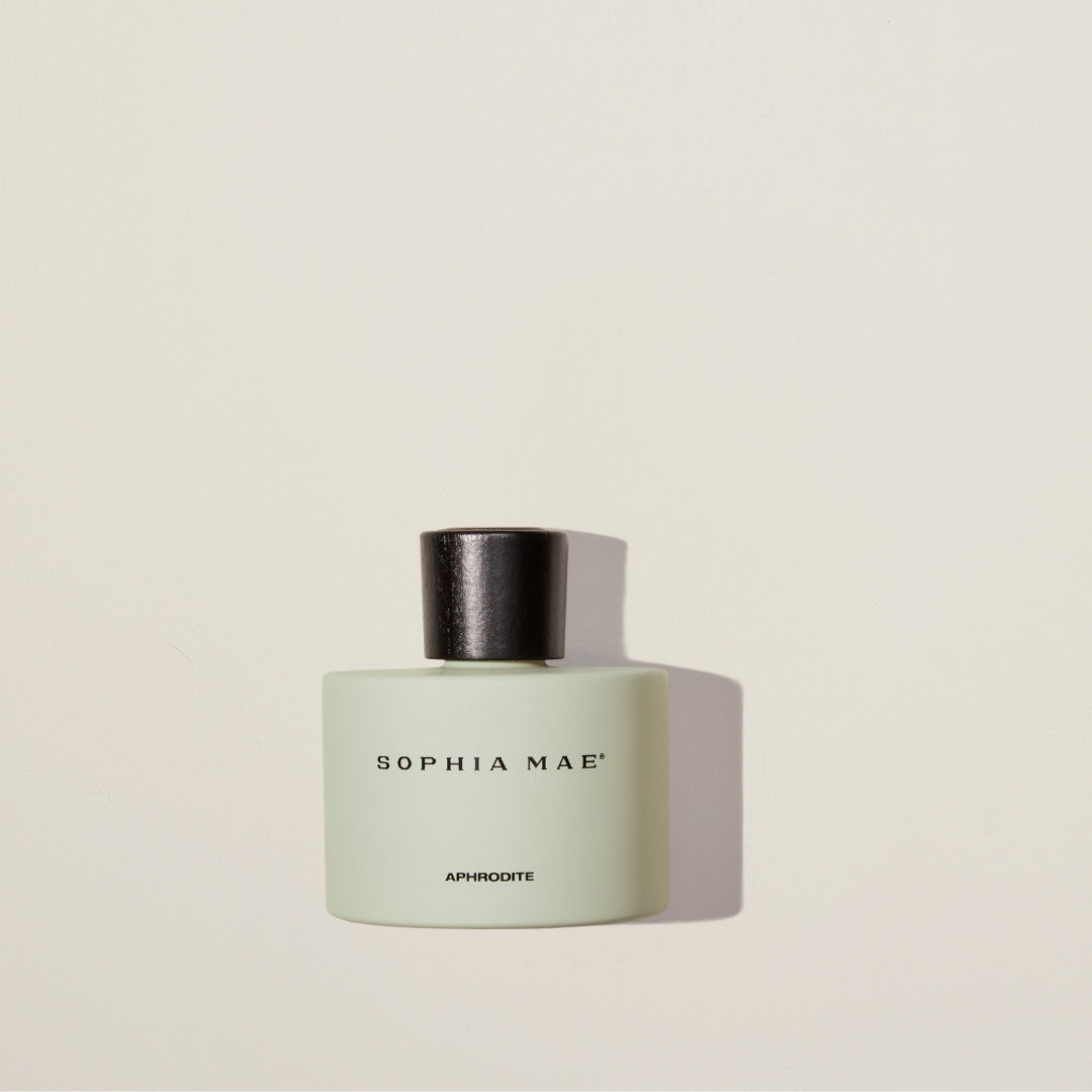 Luxurious home fragrance diffuser with sensual chypre notes and elegant reeds for a long-lasting, seductive scent experience.