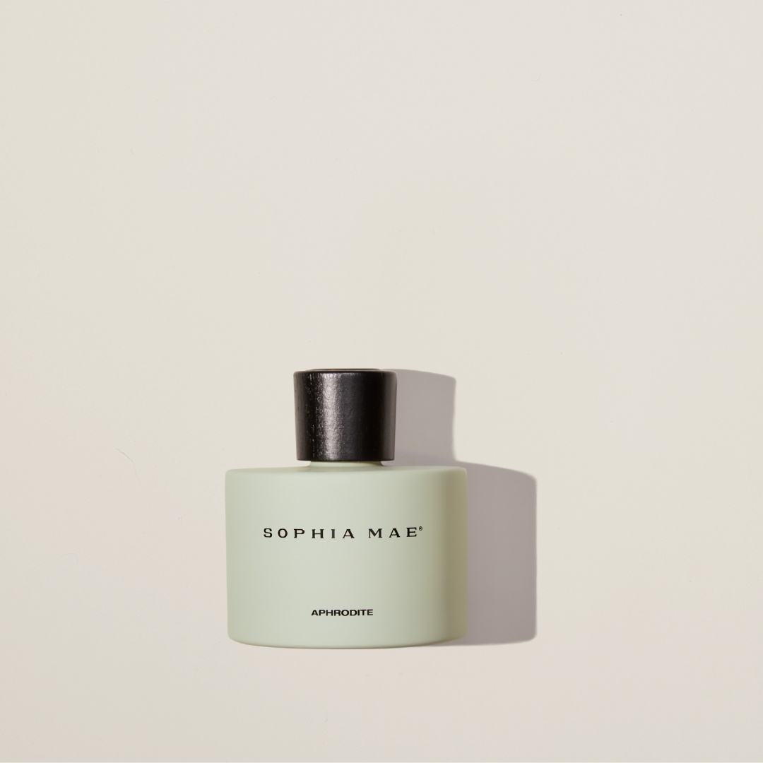 Luxurious home fragrance diffuser with sensual chypre notes and elegant reeds for a long-lasting, seductive scent experience.