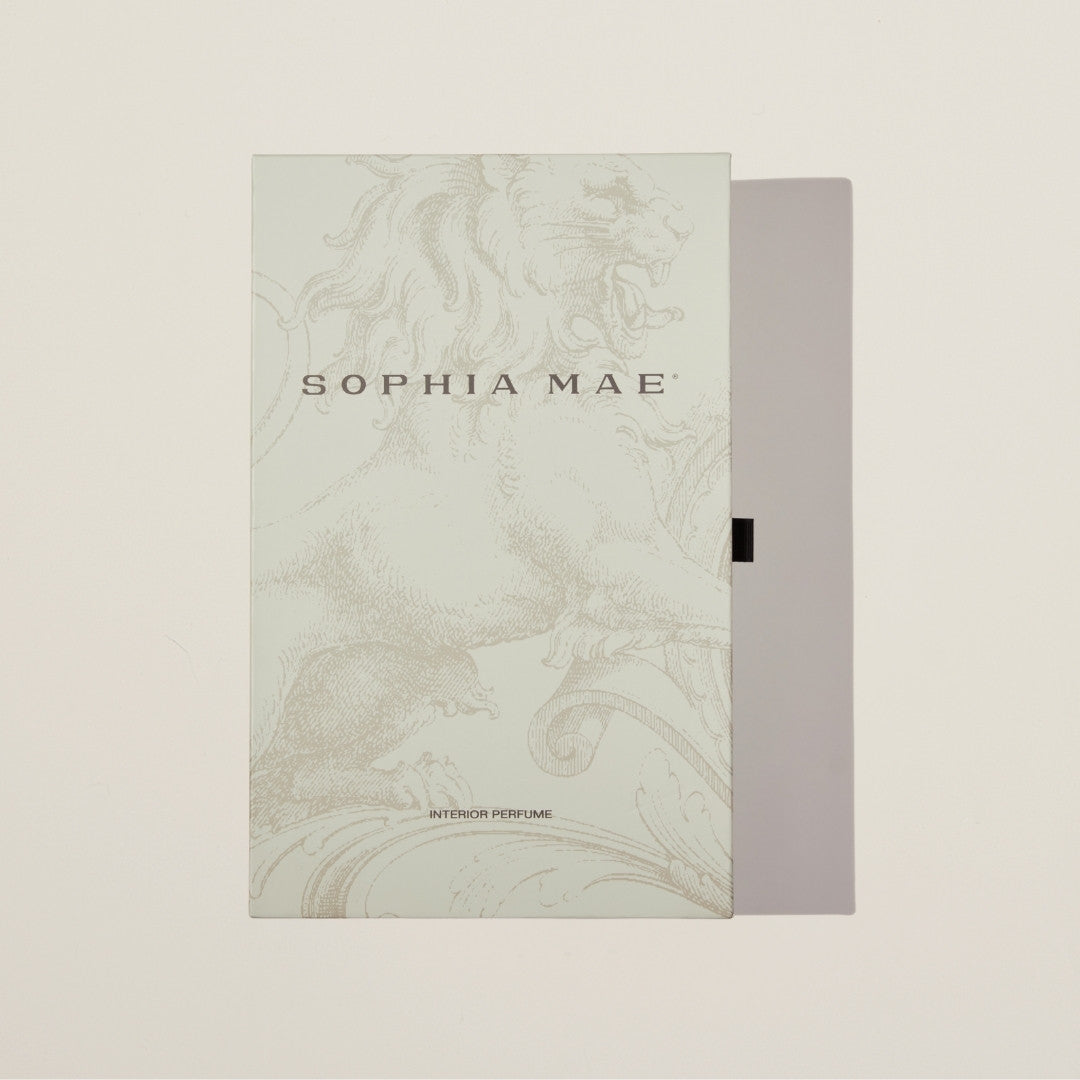 Elegant home perfume spray with dried fruits, lush florals, and rich spices – Aphrodite roomspray creates a lasting, luxurious scent experience.