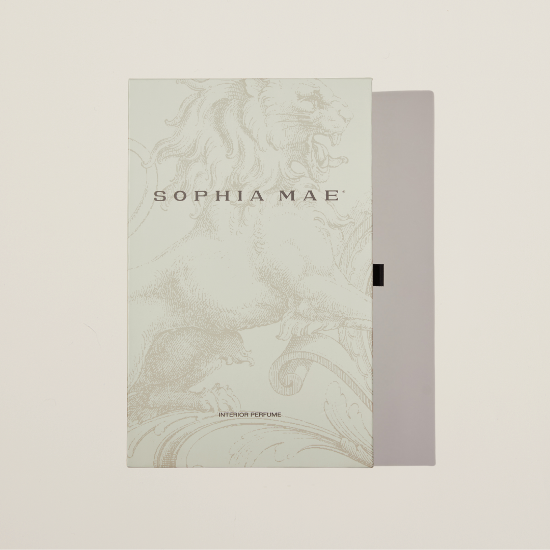 Elegant home perfume spray with dried fruits, lush florals, and rich spices – Aphrodite roomspray creates a lasting, luxurious scent experience.