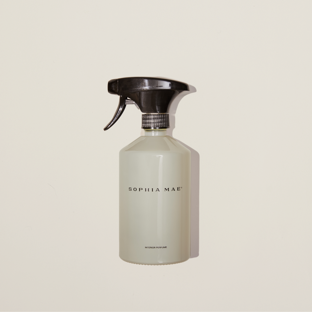 Aphrodite interior perfume spray in luxurious glass bottle – a warm, sensual blend of vanilla, amber, musk, and florals for a refined home ambiance.