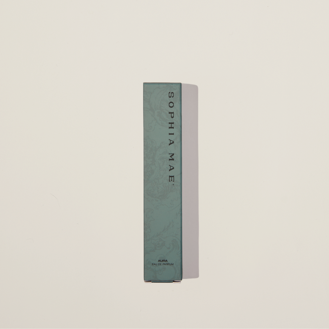 Refined and versatile perfume – Aura blends softness and depth with jasmine, cotton, and caramel warmth for an irresistible scent.