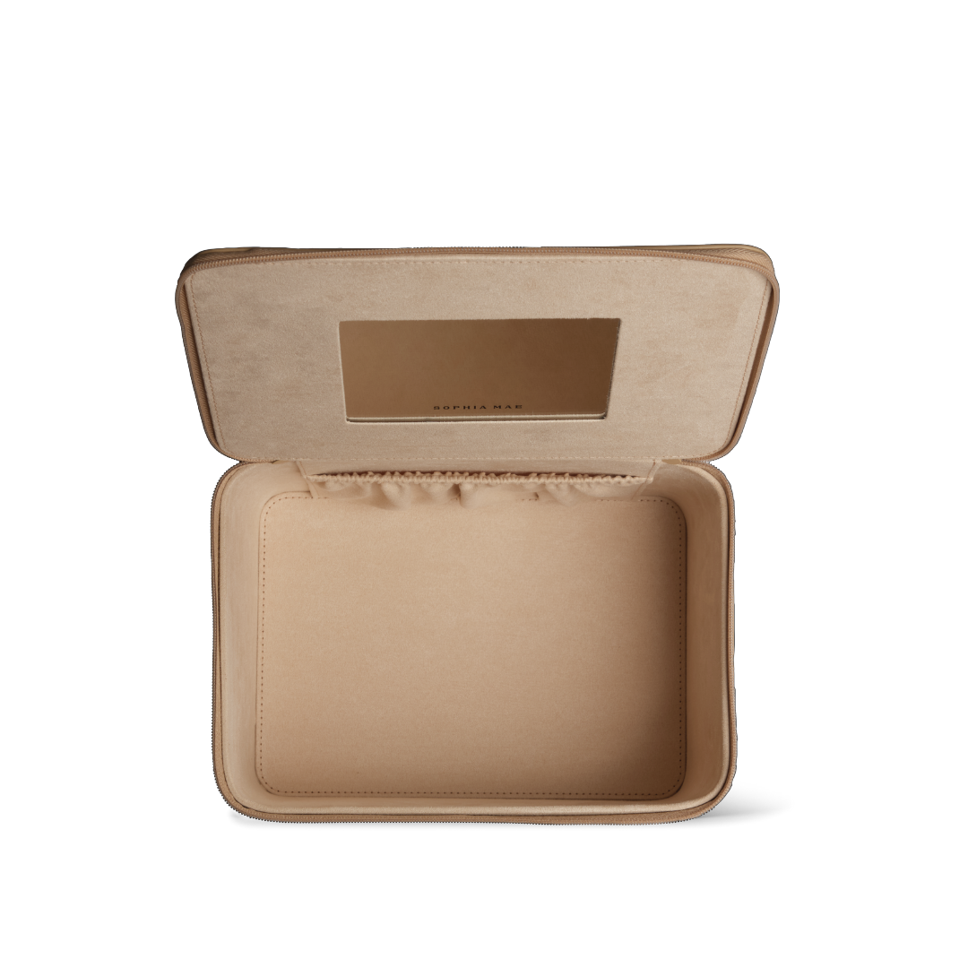 SOPHIA MAE beauty case for you all your beauty essentials.