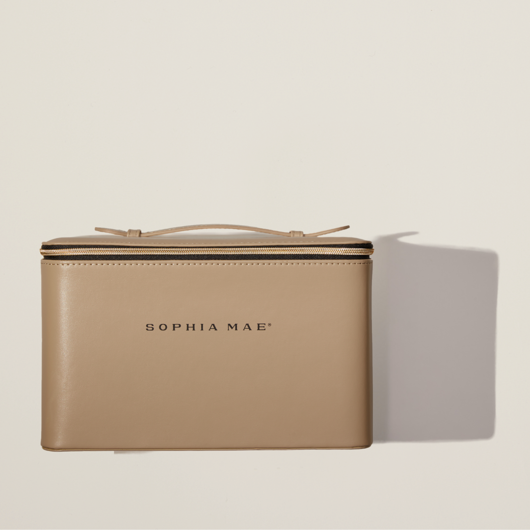 Luxury vegan leather beauty case – elegant premium cosmetic case with soft dust bag, designed to keep beauty essentials organized in style.