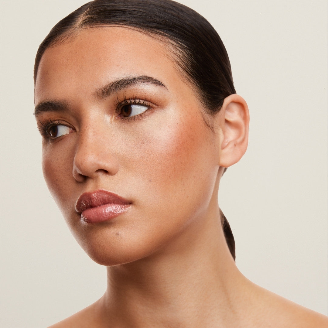 SOPHIA MAE bronzer with a flawless matte finish – lightweight, buildable powder for all-season radiance and contour.