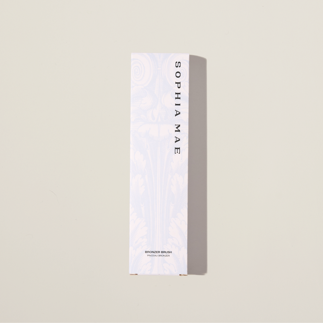 Luxurious Bronzer Brush from SOPHIA MAE.