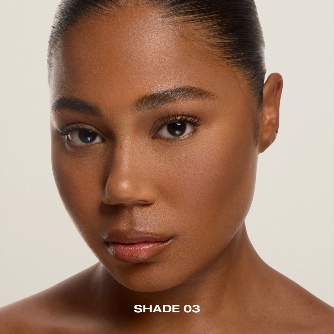 Natural matte bronzer with creamy texture and nourishing vitamin E – Shade 03 delivers a smooth, long-lasting tan effect.