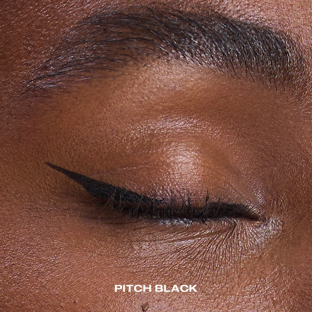 SOPHIA MAE eyeliner pitch black.