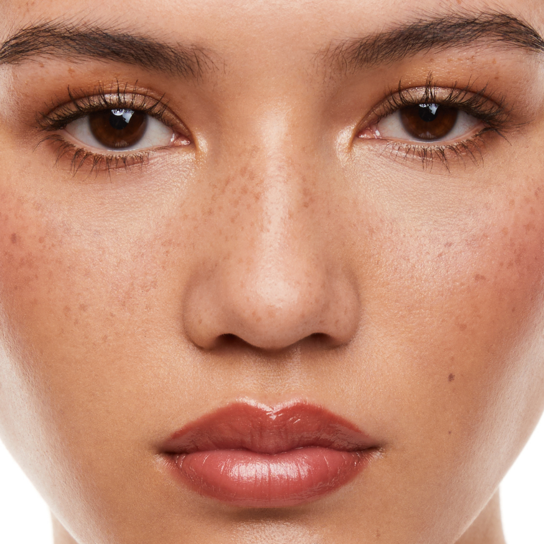 3D effect lip gloss – SOPHIA MAE Lip Allure enhances volume, shine, and color while keeping lips moisturized.