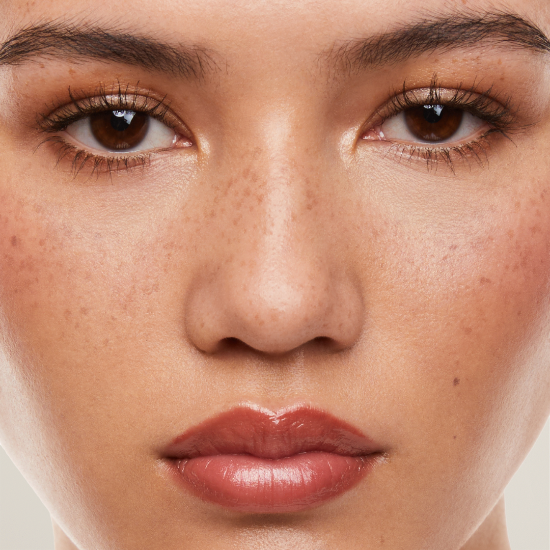 3D effect lip gloss – SOPHIA MAE Lip Allure enhances volume, shine, and color while keeping lips moisturized.