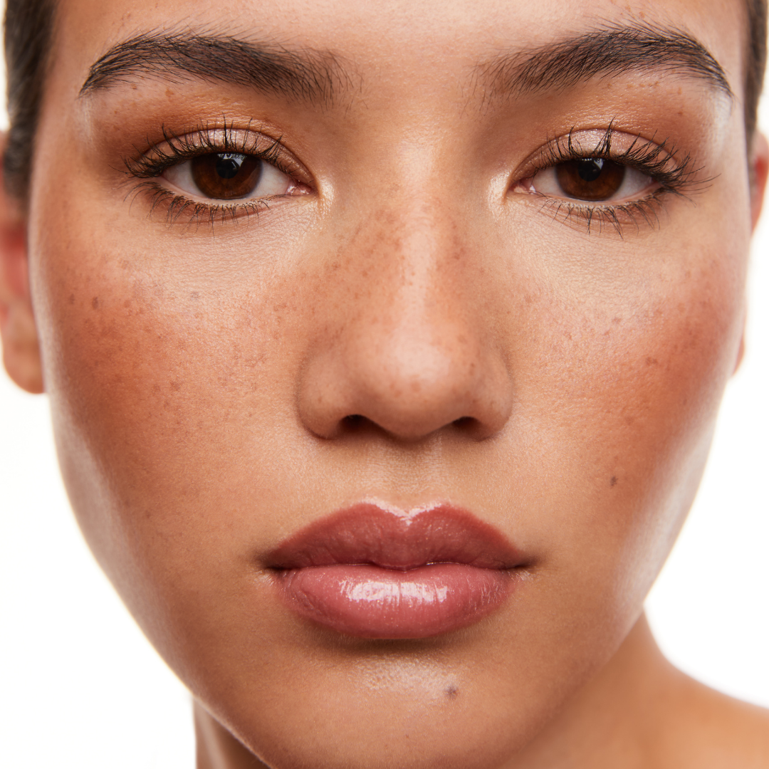 Lip gloss that adds a delicate, fresh tint with a hydrating, non-sticky 3D finish.