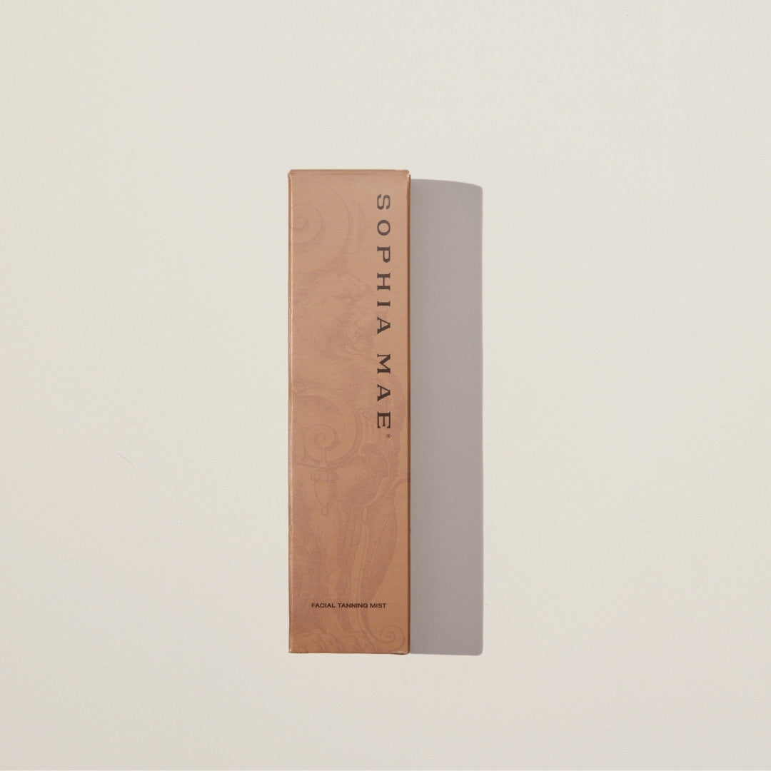 Face self-tanner with skin-loving ingredients – ultra-fine mist delivers a luminous, sun-kissed glow that lasts up to five days.