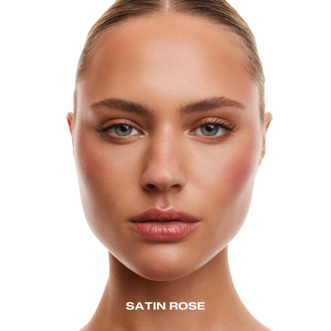 Multifunctional blush with silky texture – SOPHIA MAE Blissful Blush nourishes and enhances skin with lightweight, glowing color.
