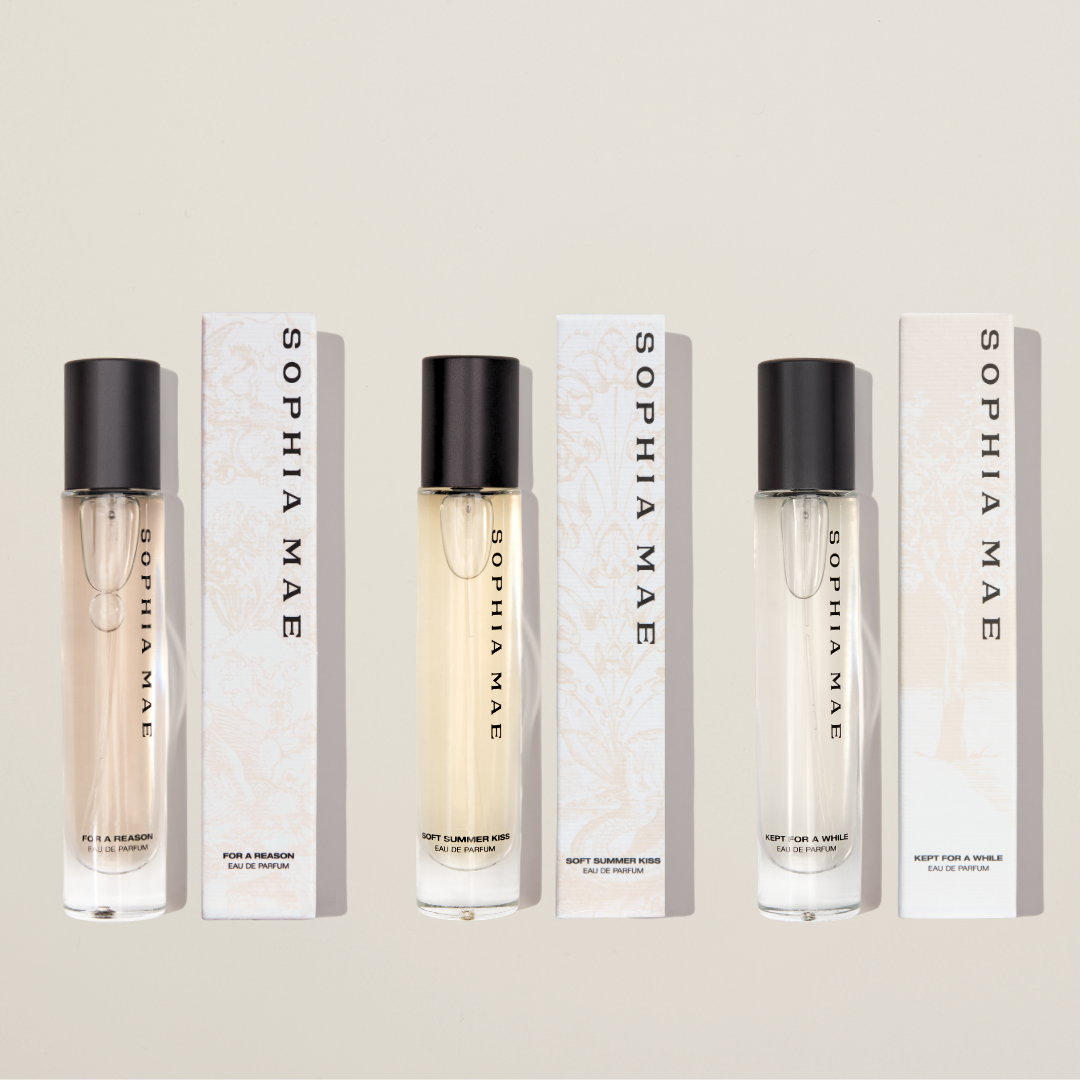 Packshot in beige from three eau de parfum best sellers from SOPHIA MAE with packaging.