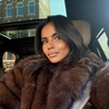 Monica Geuze in car.