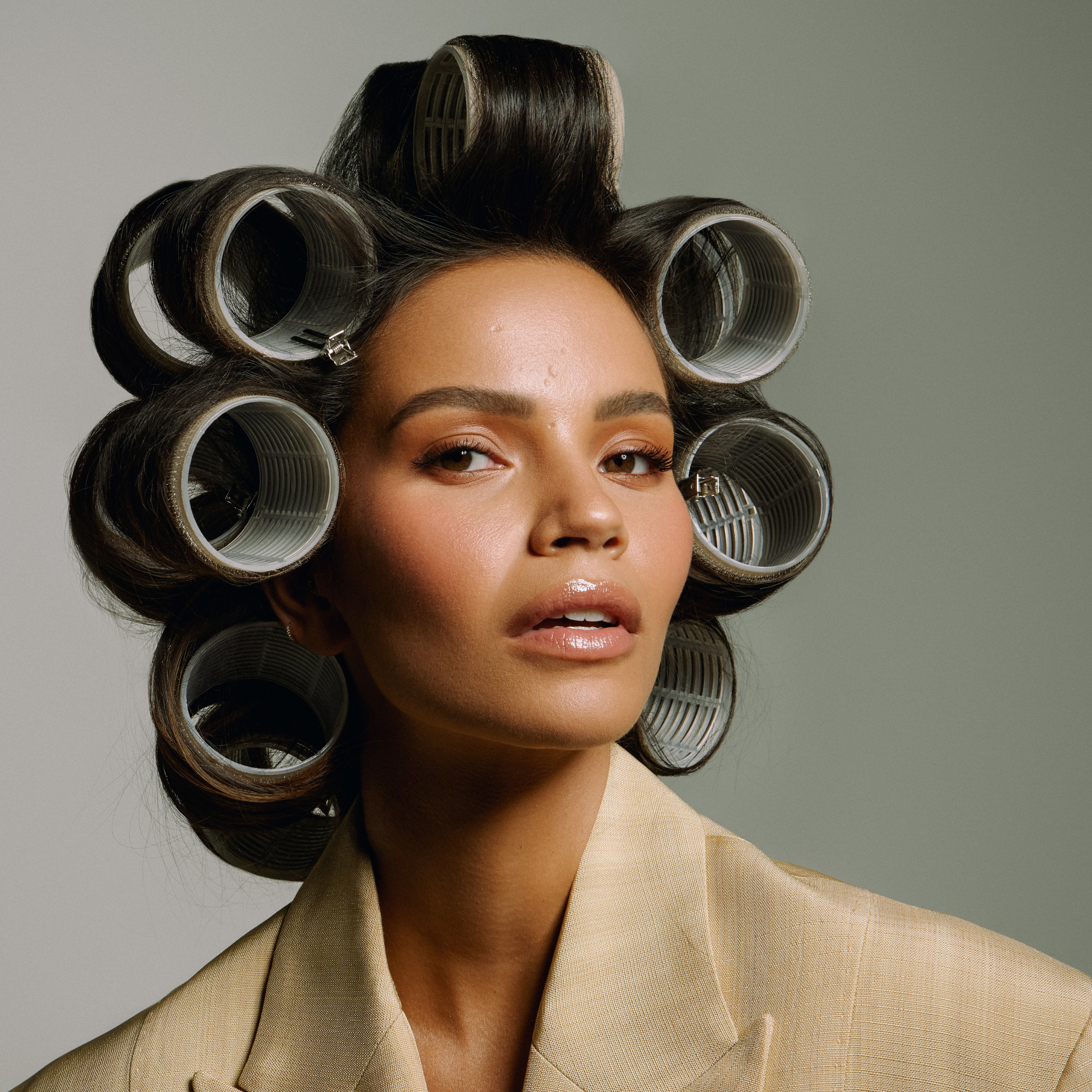 SOPHIA MAE velcro hair rollers on Monica Geuze, creating glamorous, healthy curls and effortless bounce with minimal styling effort.