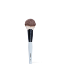 Best makeup brush for bronzer by SOPHIA MAE.