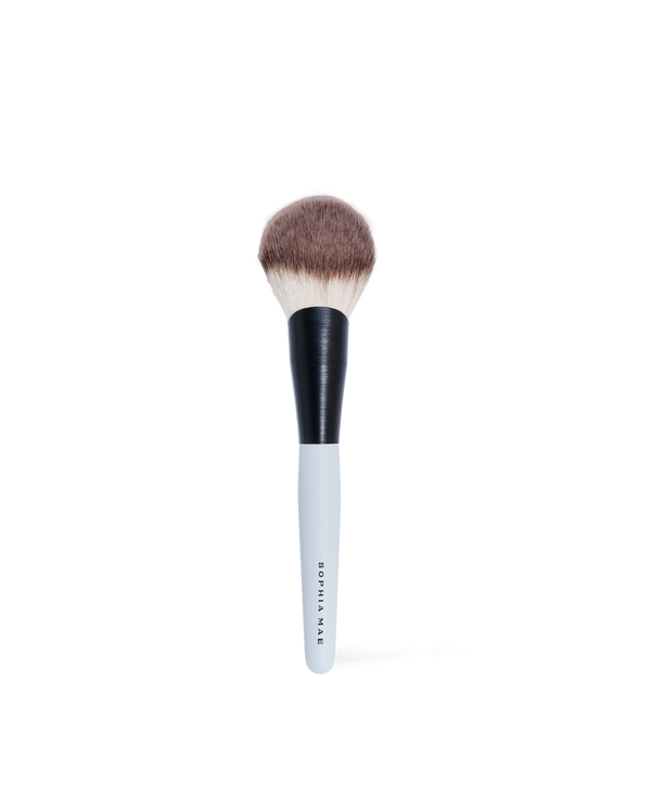 Best makeup brush for bronzer by SOPHIA MAE.