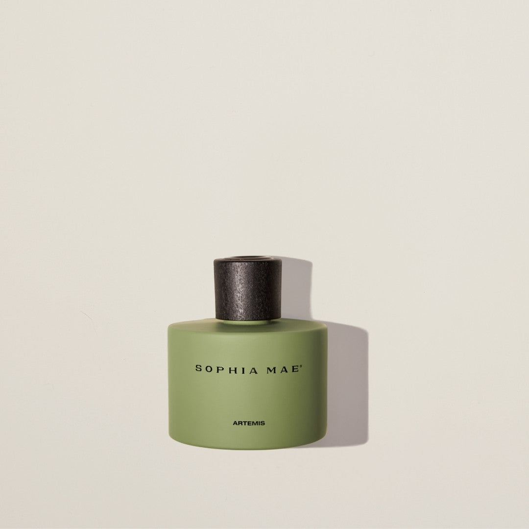 Invigorating home fragrance diffuser with vibrant citrus and herbal notes – Artemis creates a calming yet uplifting sensory experience.