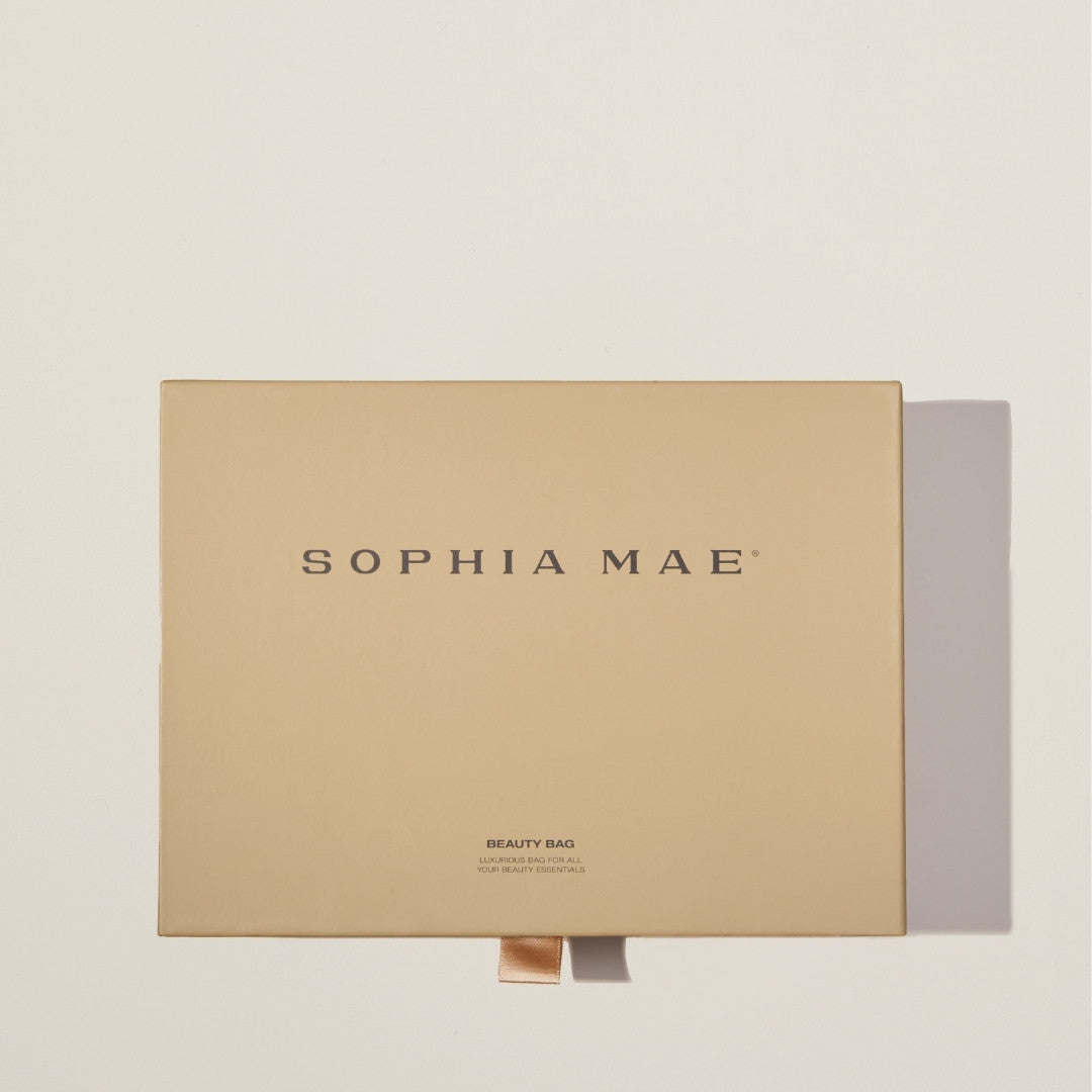 Elegant makeup bag with premium vegan leather and dust bag – the SOPHIA MAE Beauty Bag is perfect for daily routines or thoughtful gifting.