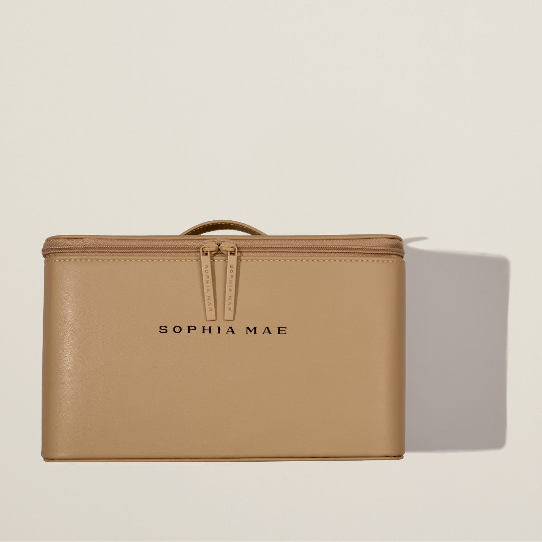 Luxury vegan leather beauty case – elegant premium cosmetic case with soft dust bag, designed to keep beauty essentials organized in style.