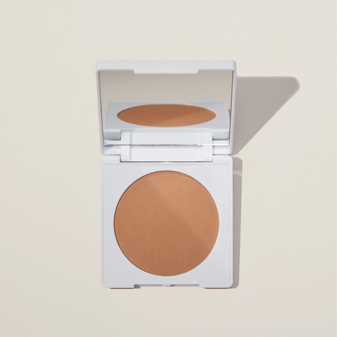 SOPHIA MAE Matte Bronzer – luxurious bronzing powder with vitamin E for a natural, sun-kissed glow and soft, shine-free finish.