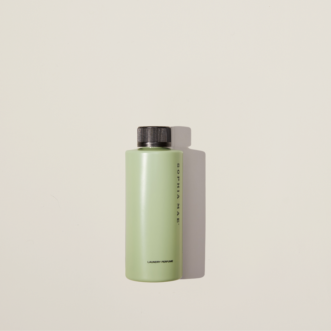 Clean and revitalizing laundry perfume in elegant new packaging – Eos infuses your clothing and bedding with crisp spring freshness and warmth.