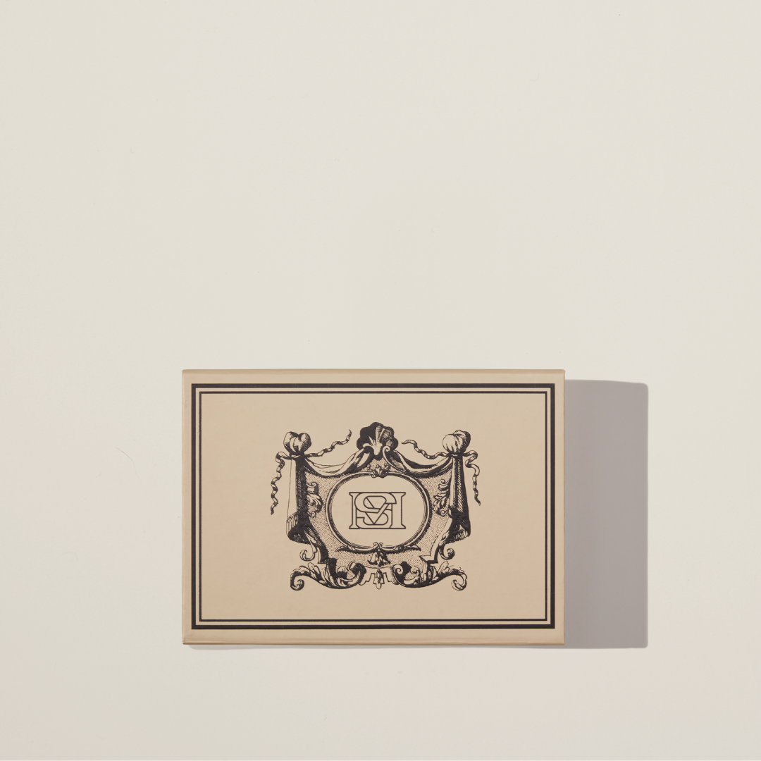 Luxurious gift box for women. 