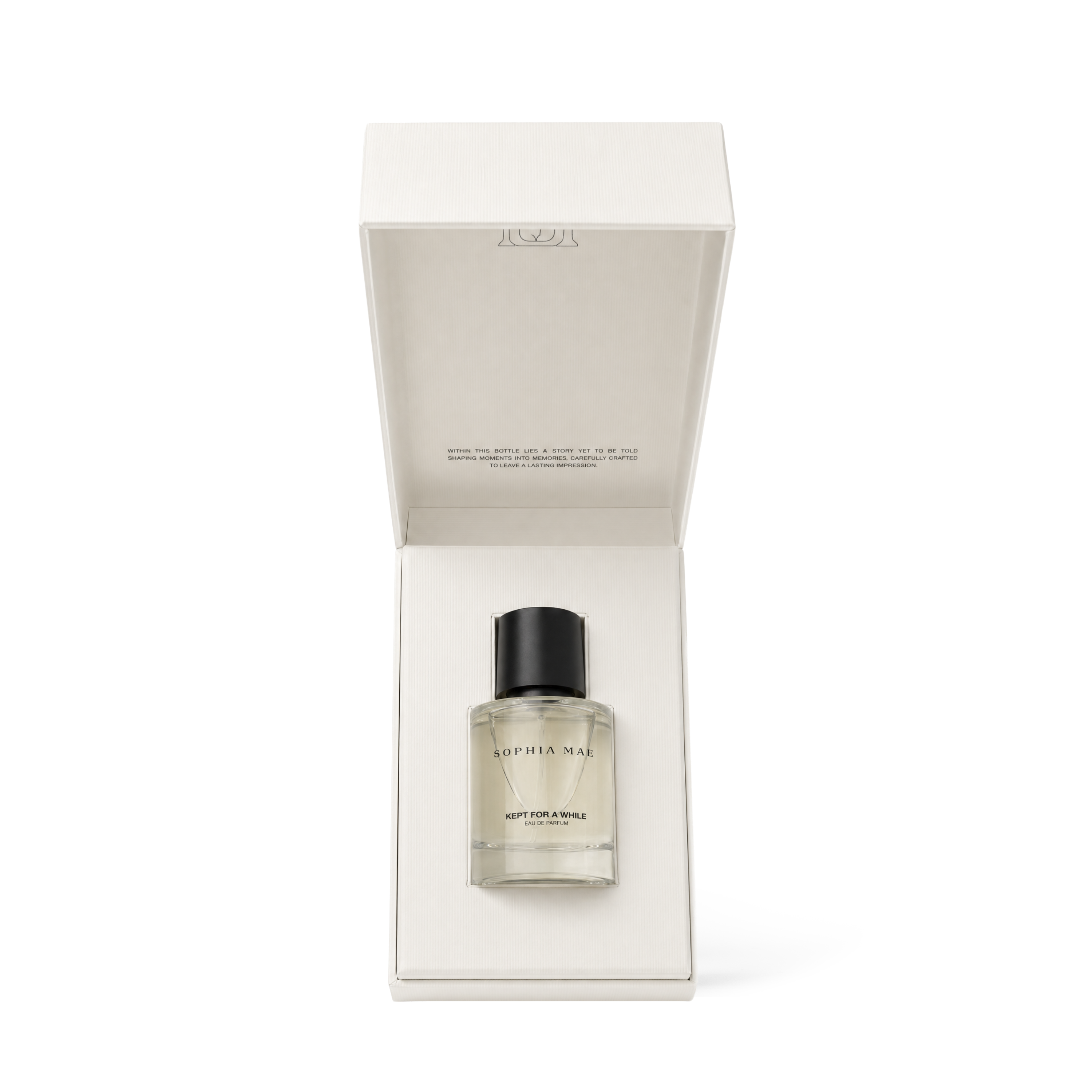 Winter fragrance from SOPHIA MAE with warm apple pie and cinnamon notes, evoking a cozy winter atmosphere.