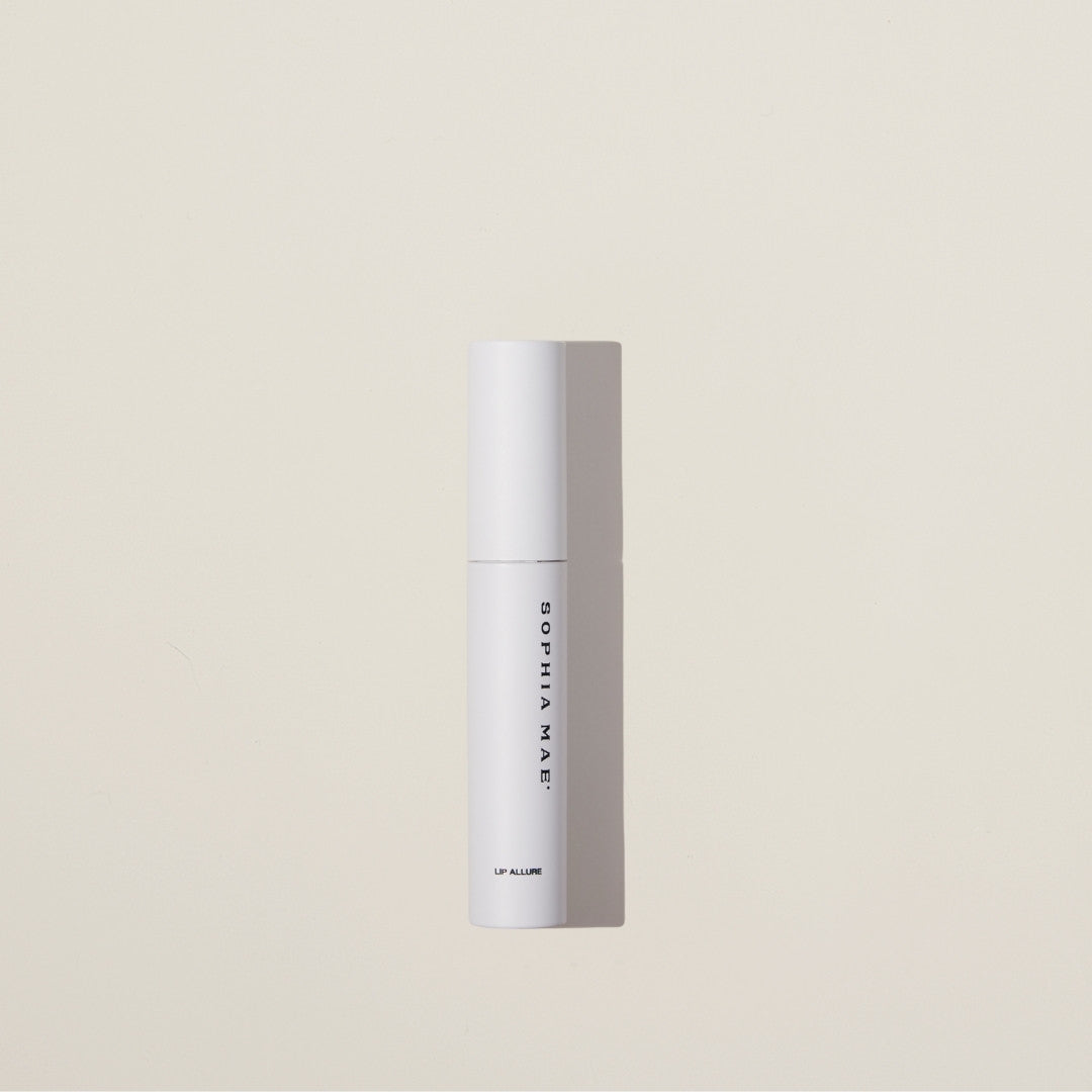 Shiny lip gloss with nourishing ingredients – Lip Allure delivers a 3D effect and sensual shine in three flattering shades.