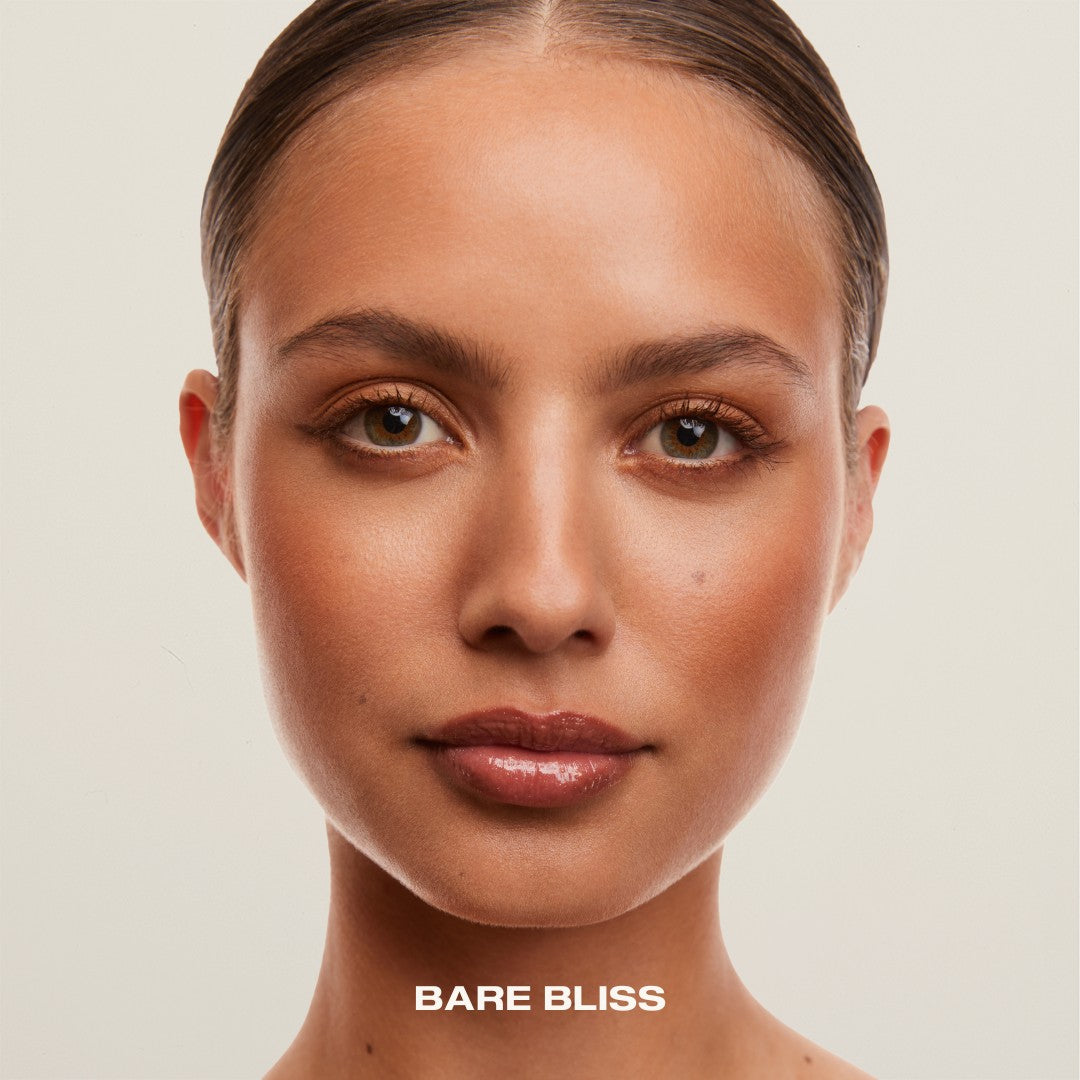 High-shine lip gloss with plumping and smoothing effect – SOPHIA MAE Lip Allure delivers visibly fuller lips with soft, radiant color.