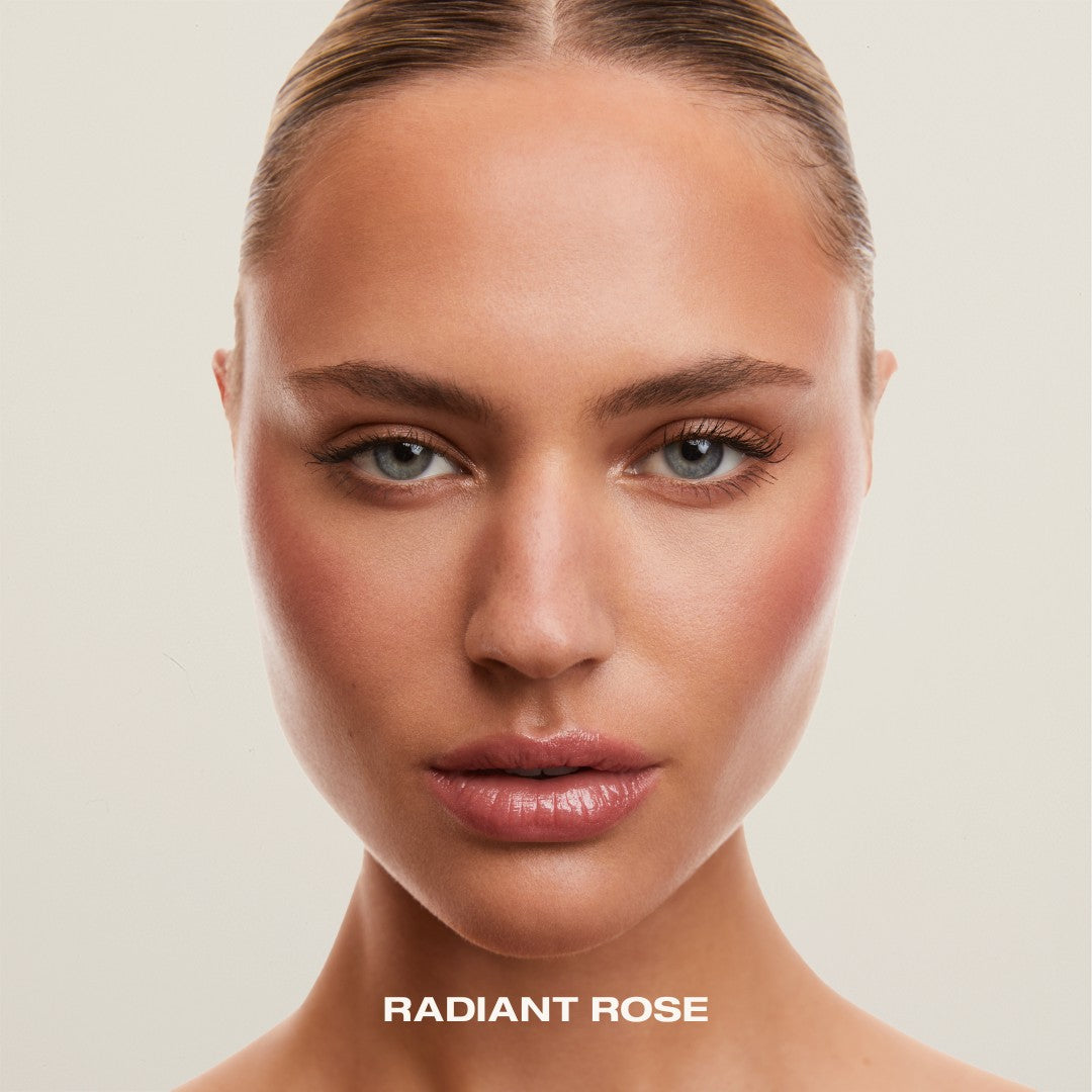 Plumping lip gloss Radiant Rose.