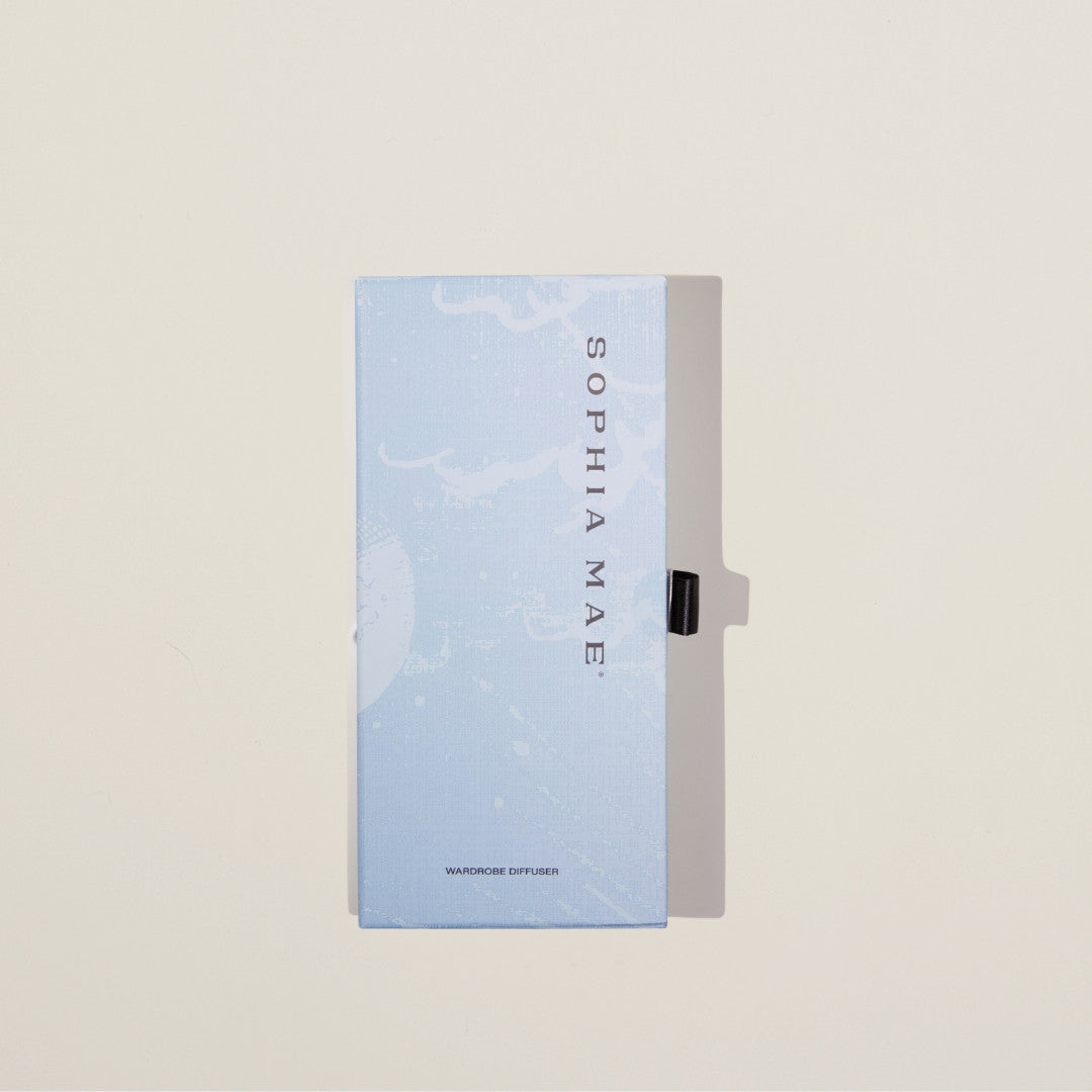 Elegant wardrobe diffuser set with three sachets – Midnight Melody blends warm and fresh notes to transform your closet into a calming, fragrant space.
