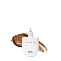 Skin Tint van SOPHIA MAE in shade 04 - Medium Deep.
