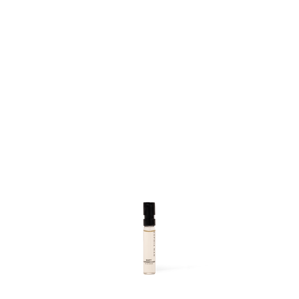 Mini fragrance sample with creamy notes of vanilla, tonka bean and maple nut for a nostalgic summer feel.